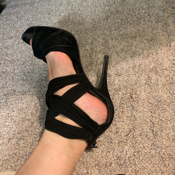 Heels - Picture 2 of 3
